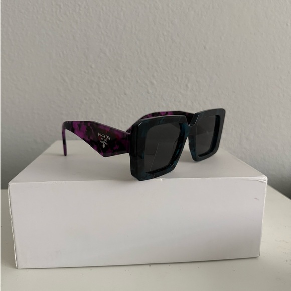 Prada Acetate Sunglasses in Textured White Box - Picture 1 of 7